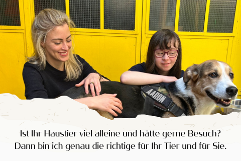 Auf dem Foto sieht man zwei Frauen mit einem Hund. Eine davon ist Lisa, die Anzeigenstellerin.