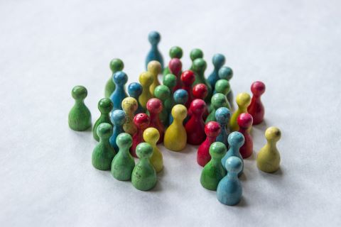 Spielfiguren in einer Gruppe 